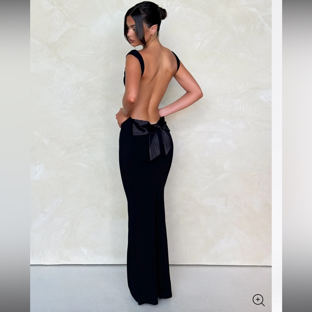 Tiger Mist Black Sleeveless Backless Gown